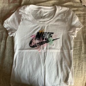 Girls white Nike t-short with colorful design